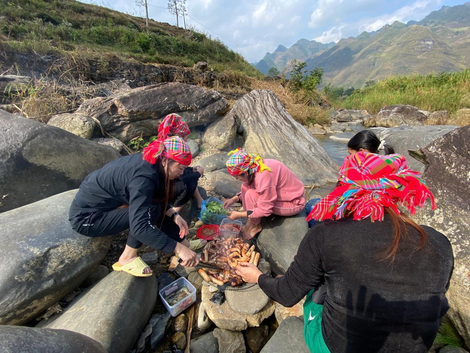 Duy Homestay Du Gia Làng Cac Esterno foto