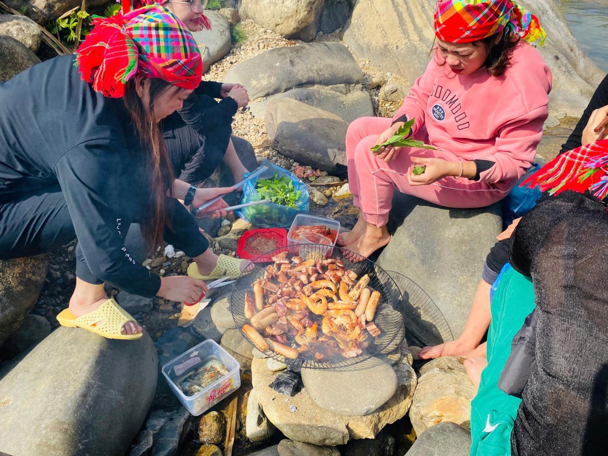Duy Homestay Du Gia Làng Cac Esterno foto